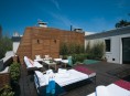 imagen Una terraza con piscina para disfrutar