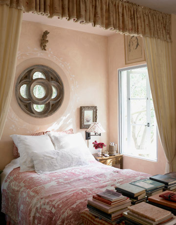 Rojo, rosado y lila en las habitaciones-16