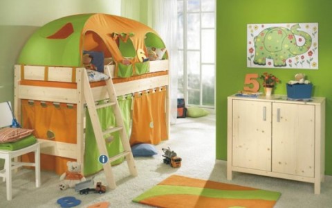 Habitación para niños con estilo navideño