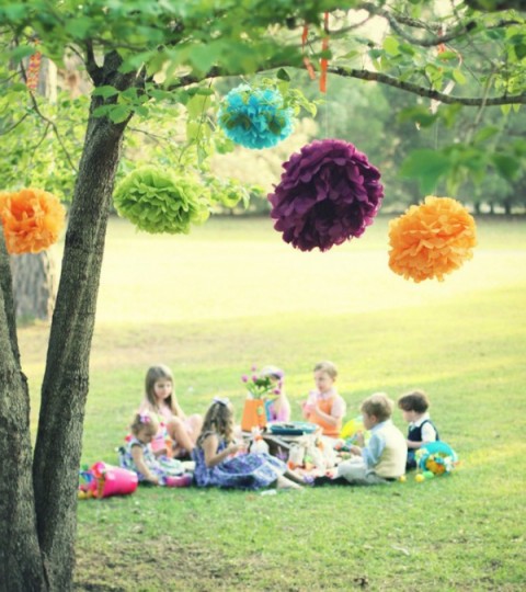 Decorar con linternas chinas, lámparas de papel y pompones