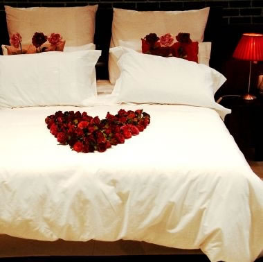 Detalles para una velada romántica en la habitación 7