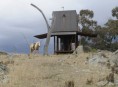 imagen Una cabaña en la cima de la montaña
