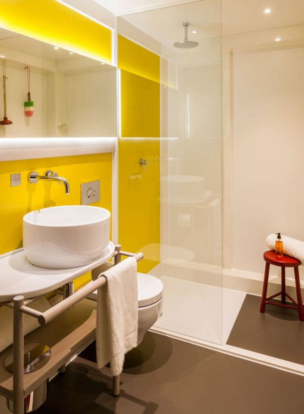 El amarillo puede decorar tu baño
