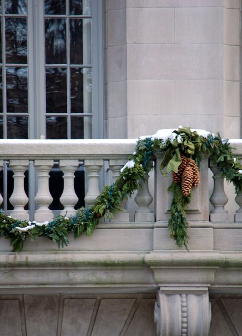 17 ideas para decorar tu balcón esta navidad Balcon idées Barandas