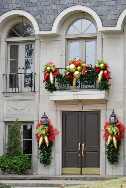 17-fantasticas-ideas-para-decorar-tu-balcon-esta-navidad-17