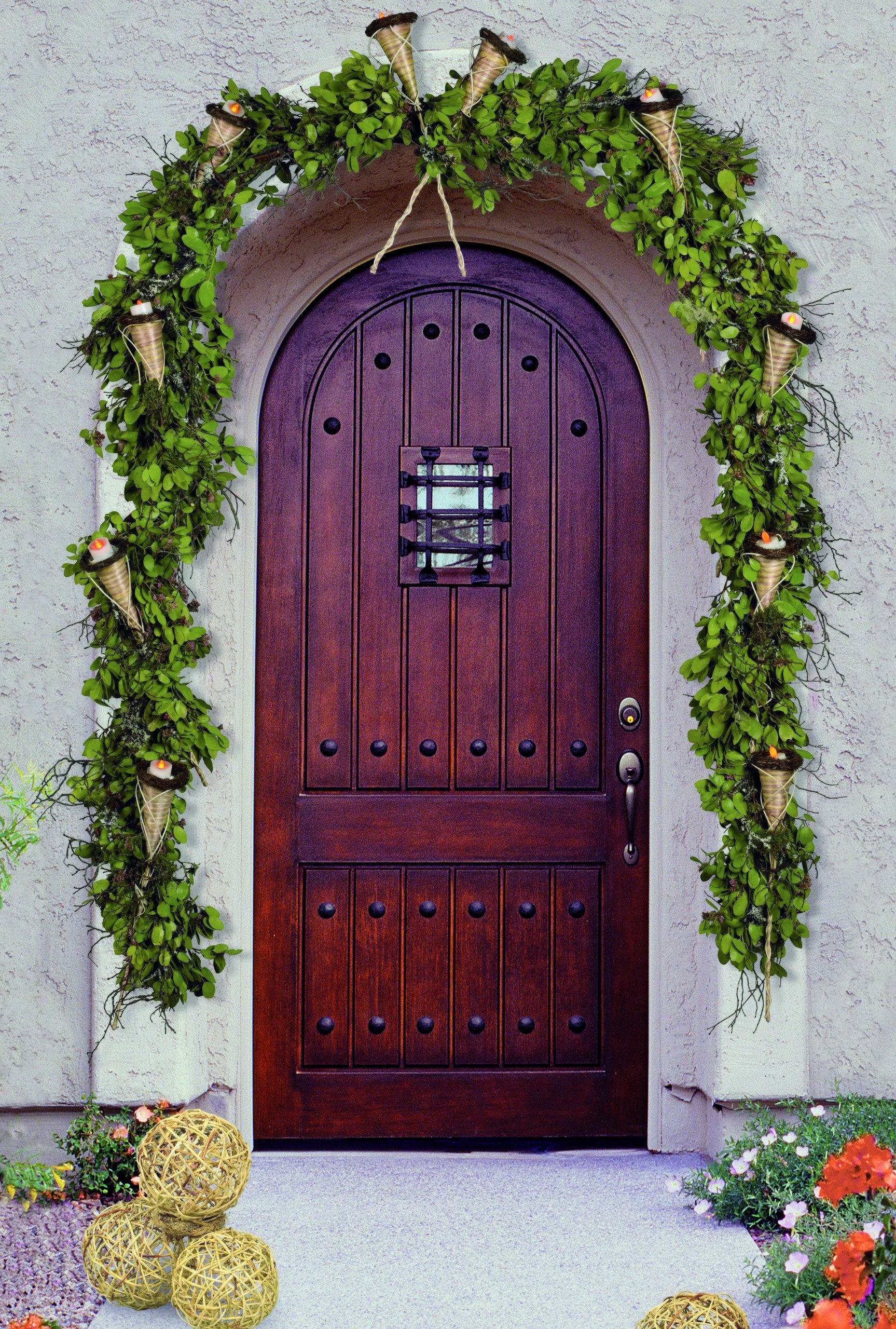 Открытые красивые двери. Красивые двери. Красивая дверь в дом. Деревянная уличная дверь. Шикарная входная дверь.