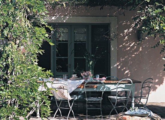 Mesas y livings al aire libre