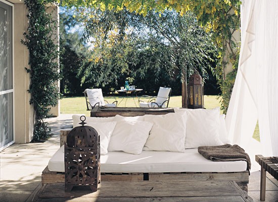 Mesas y livings al aire libre