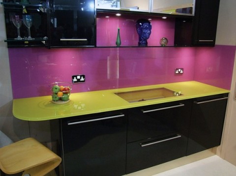 Cocinas modernas en color violeta y púrpura-10