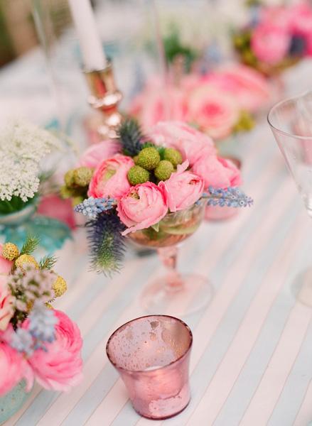 Decoracion_ Rosa y azul para una comida en el jardín-03