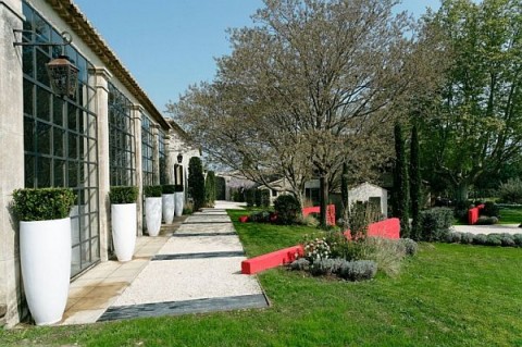 Una residencia de campo en Francia a puro diseño0