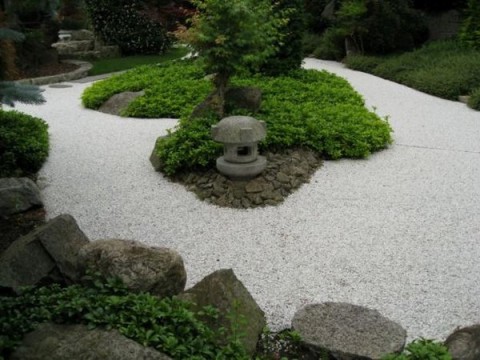 Decorar exteriores con piedras blancas 5