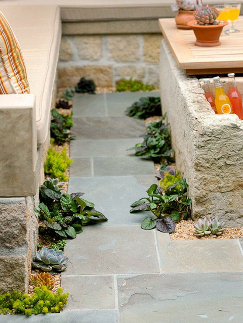 La transfornación moderna de un pequeño patio