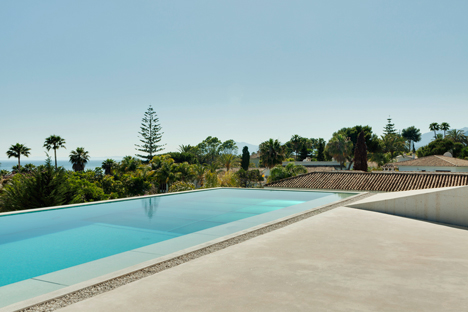 La piscina como parte de la casa 6