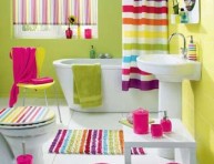 imagen Baños decorados con pinceladas multicolor