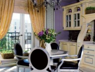 imagen Apartamento Art Déco con detalles en color violeta y oro