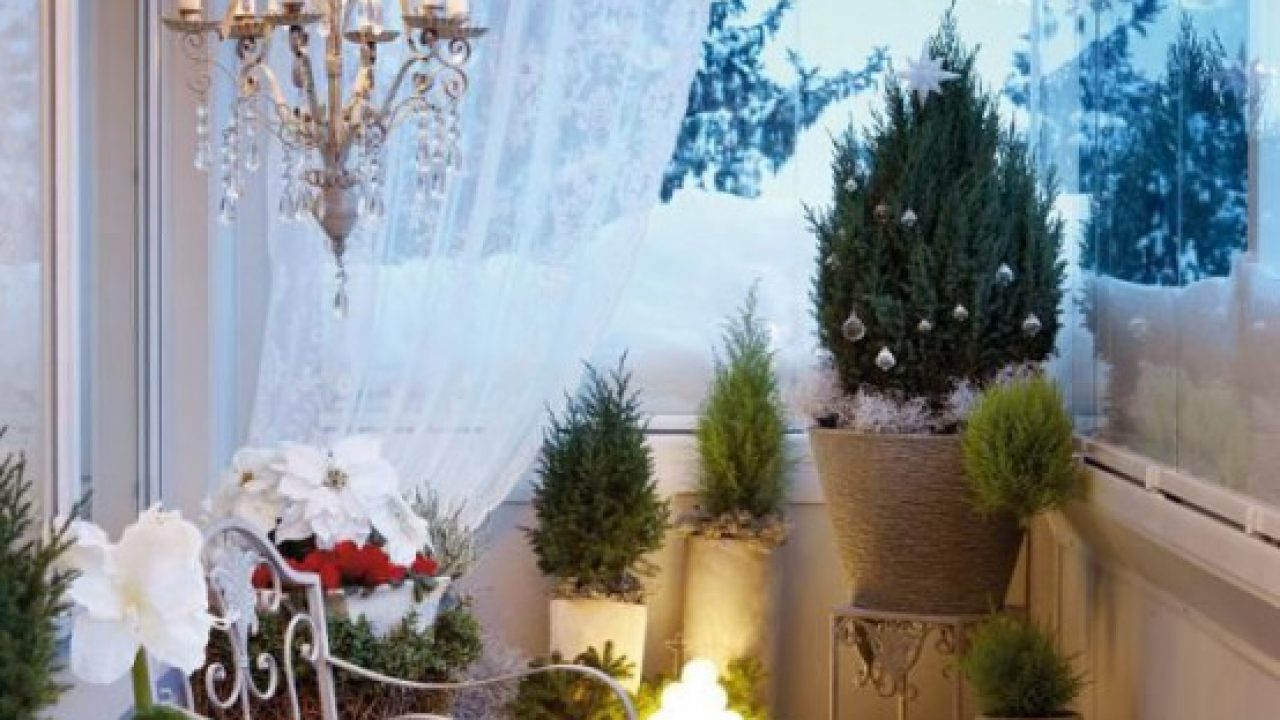 17 Ideas Para Decorar Tu Balcón Esta Navidad