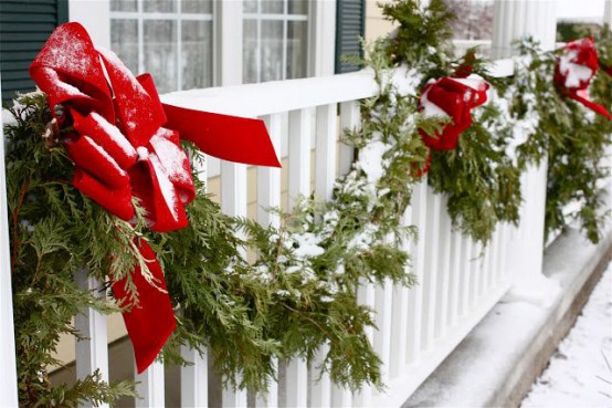 17-fantasticas-ideas-para-decorar-tu-balcon-esta-navidad-10