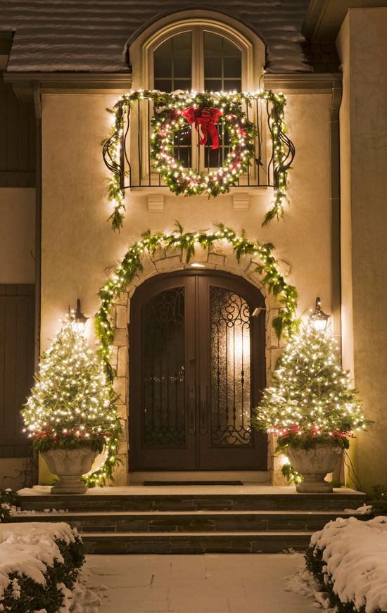 ideas-para-decorar-con-luces-navidenas-la-entrada-de-casa-06