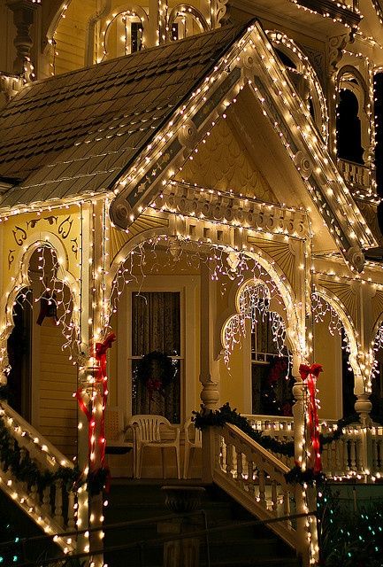 ideas-para-decorar-con-luces-navidenas-la-entrada-de-casa-12