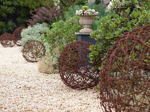 Esferas decorativas DIY para el jardín