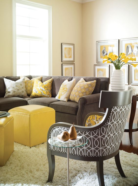 ideas-para-una-sala-de-estar-elegante-en-gris-y-amarillo-02