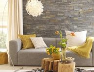 imagen Ideas deco para una sala de estar en gris y amarillo