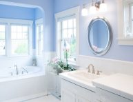 imagen Relajantes cuartos de baño decorados en color azul