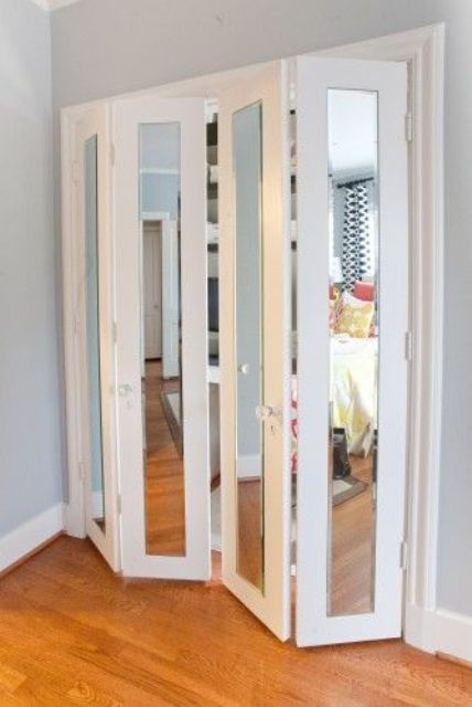 incidente Sumamente elegante lila Ten un armario con puertas de espejo