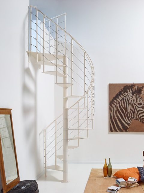 Ideas para decorar tu casa con una escalera de caracol