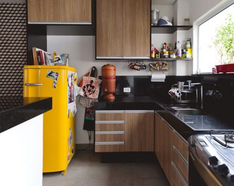 Diversas formas de insertar color en la cocina