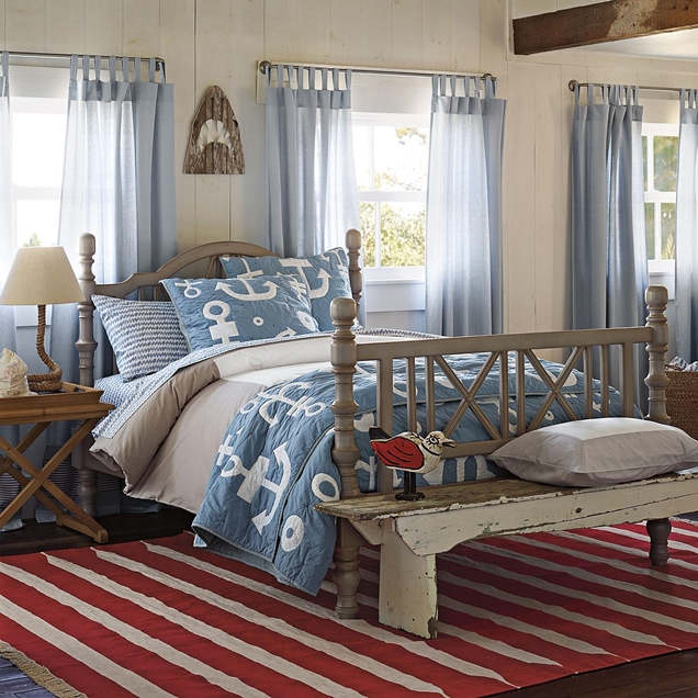 ¿Cómo decorar dormitorios con azul, blanco y rojo?