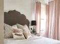 imagen Ganar espacio junto a la cama en un dormitorio pequeño