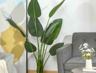 imagen Beneficios de decorar el jardín con plantas artificiales